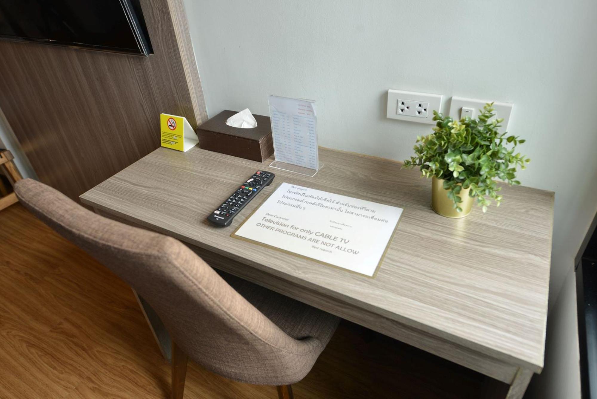 Bedever Boutique Bangkok Hotel - Bts Phra Khanong Dış mekan fotoğraf