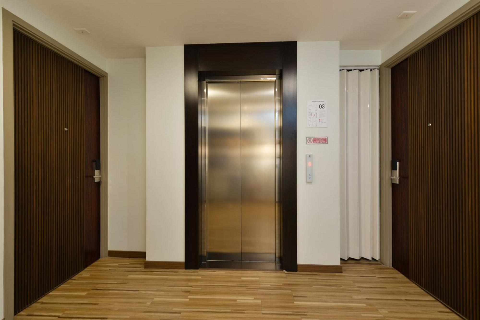 Bedever Boutique Bangkok Hotel - Bts Phra Khanong Dış mekan fotoğraf