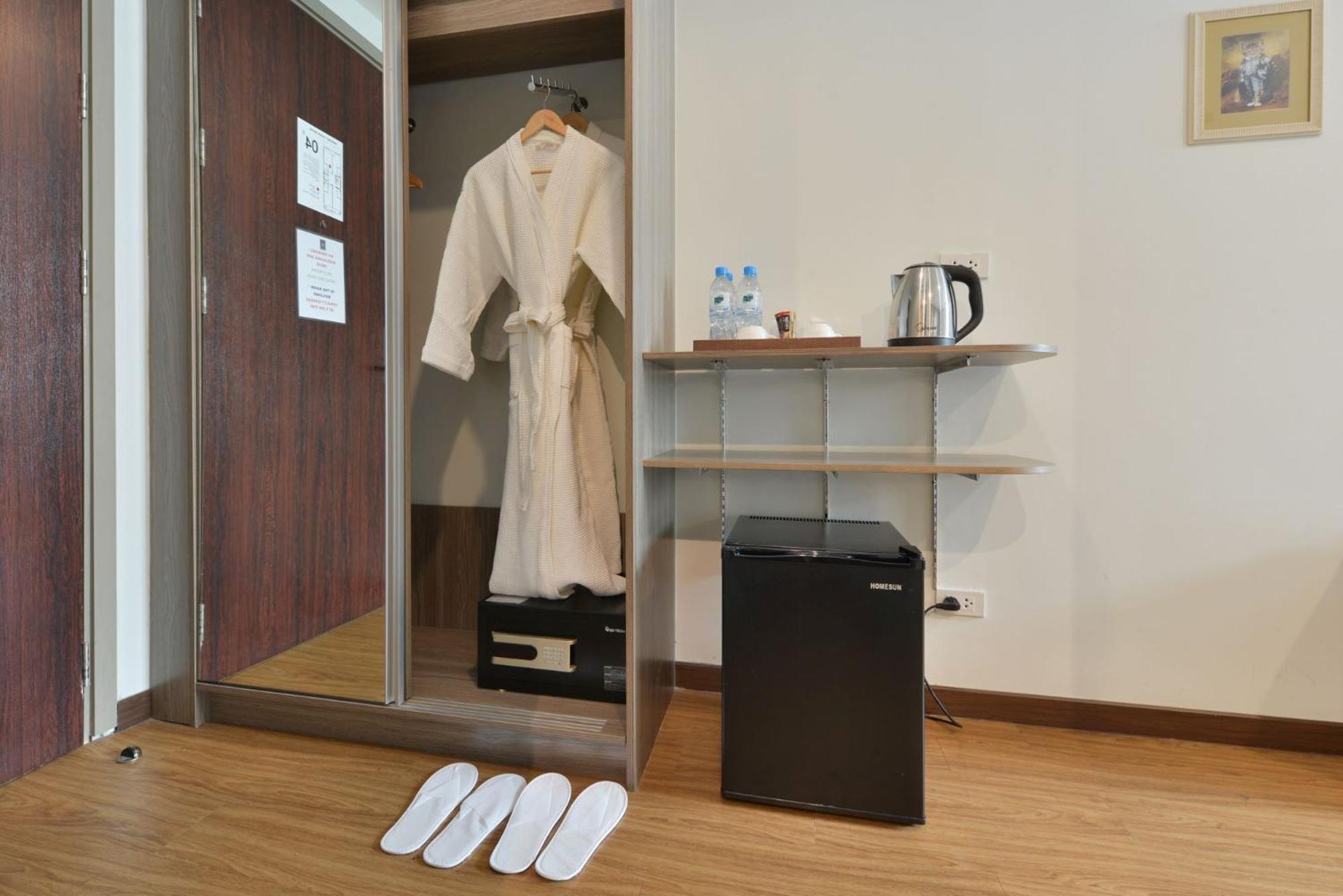 Bedever Boutique Bangkok Hotel - Bts Phra Khanong Dış mekan fotoğraf