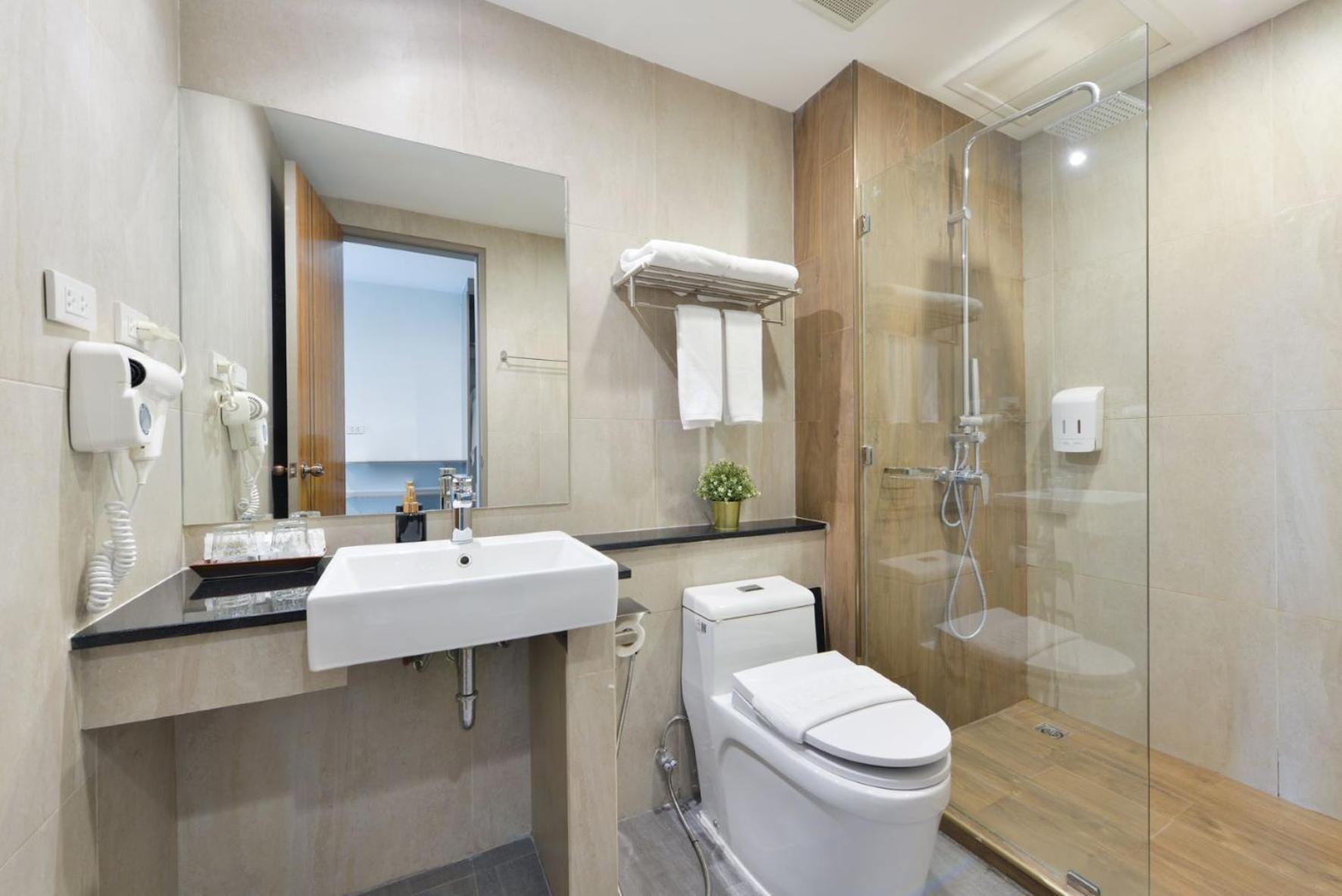 Bedever Boutique Bangkok Hotel - Bts Phra Khanong Dış mekan fotoğraf